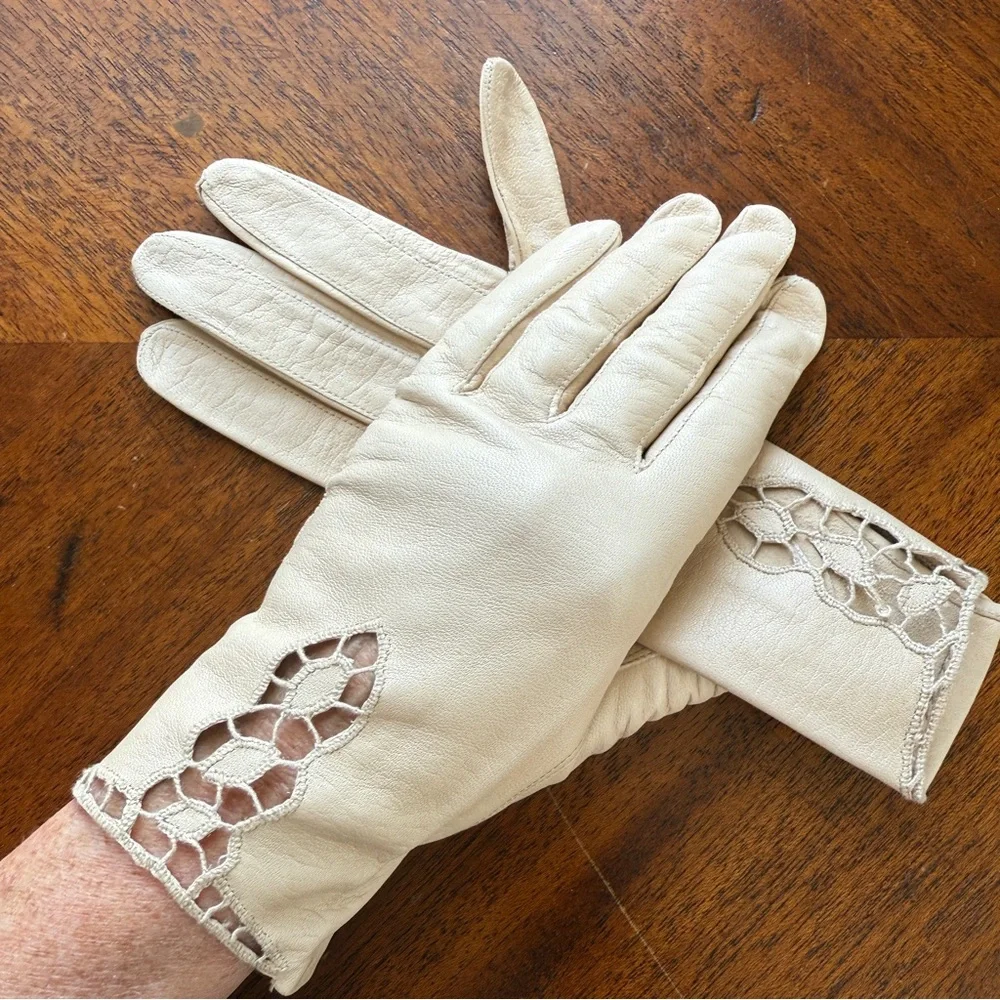 Vintage Cream Kid Leather Gloves LIKE NEW!